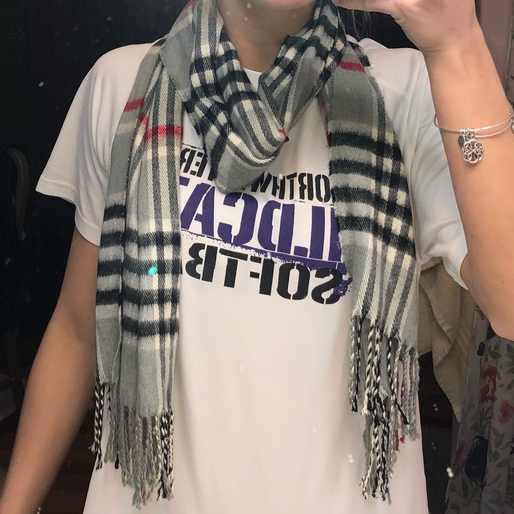 3 scarves! can be sold separately, just ask!